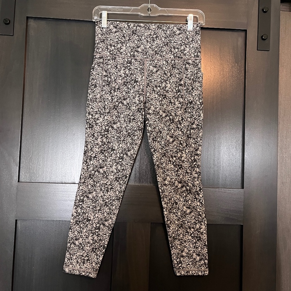 ATHLETA Salutation Stash Pocket ll Tights Size S [7/8]